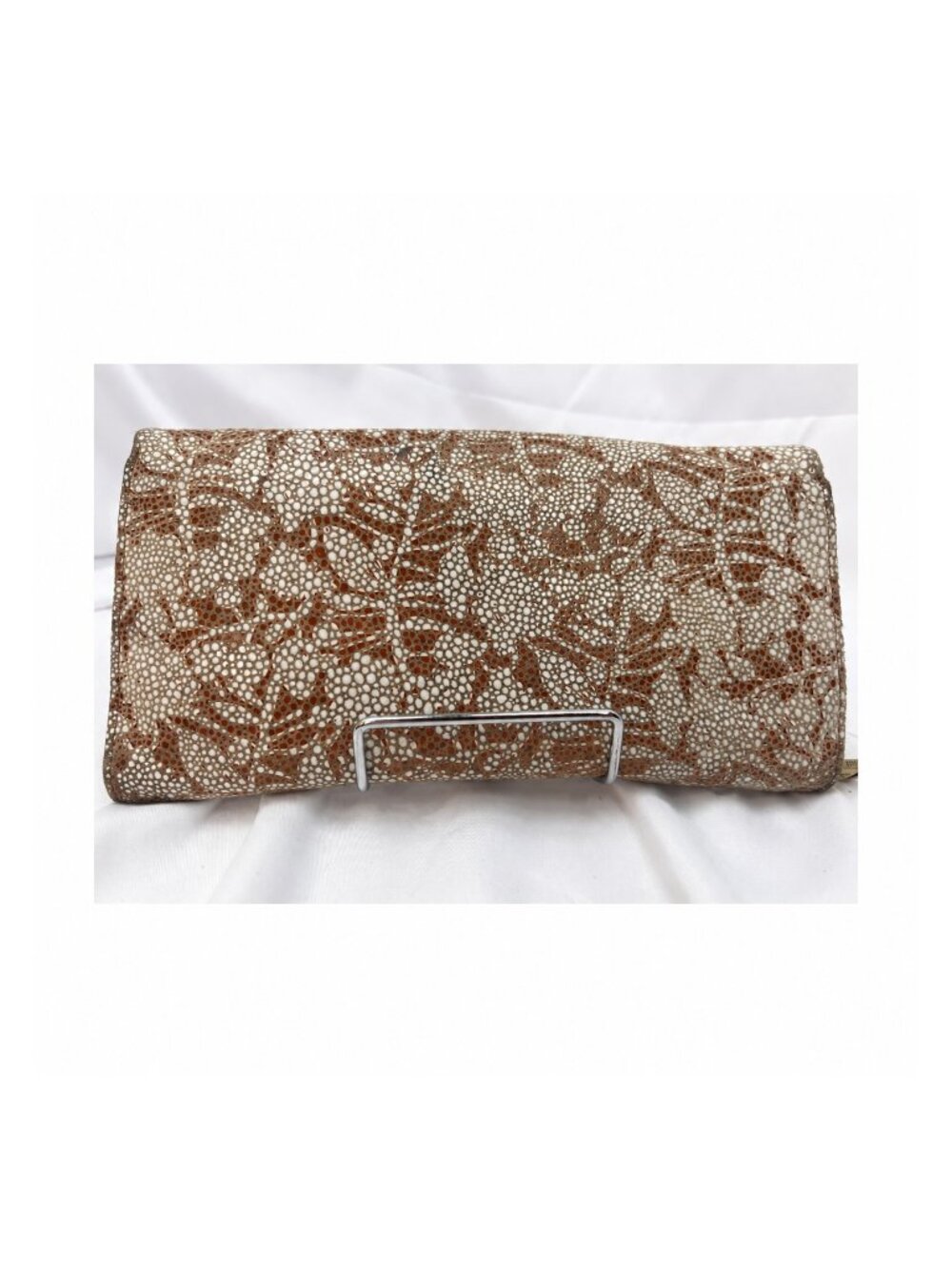 HOBO Lauren Double Frame Clutch Wallet Metallic Floral Leather Gold Brass - Picture 10 of 10